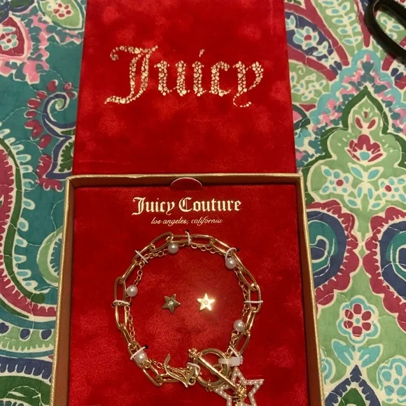 New Juicy Couture Set with Faux Pearl Star Bracelet & Earrings, Gift Box - Picture 3 of 5